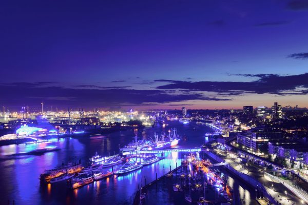 Hamburg : BluePort , Lichtkunstprojekt von Michael Batz